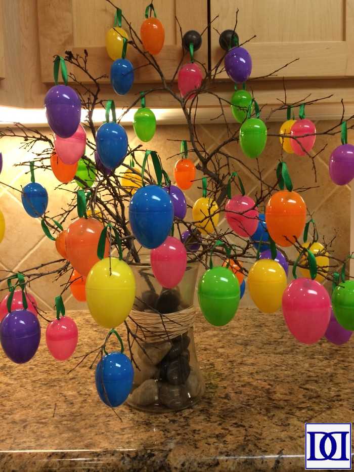 lenten_tree_colored_eggs